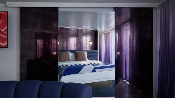 Accommodation on Scarlet Lady